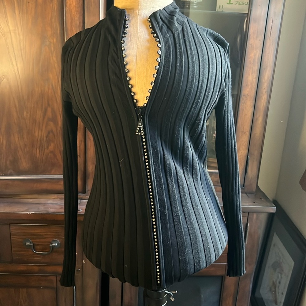 Belldini sweater size medium